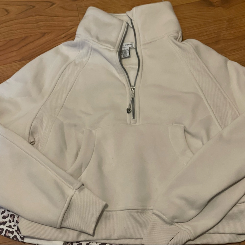 Cropped women’s half zip sweatshirt